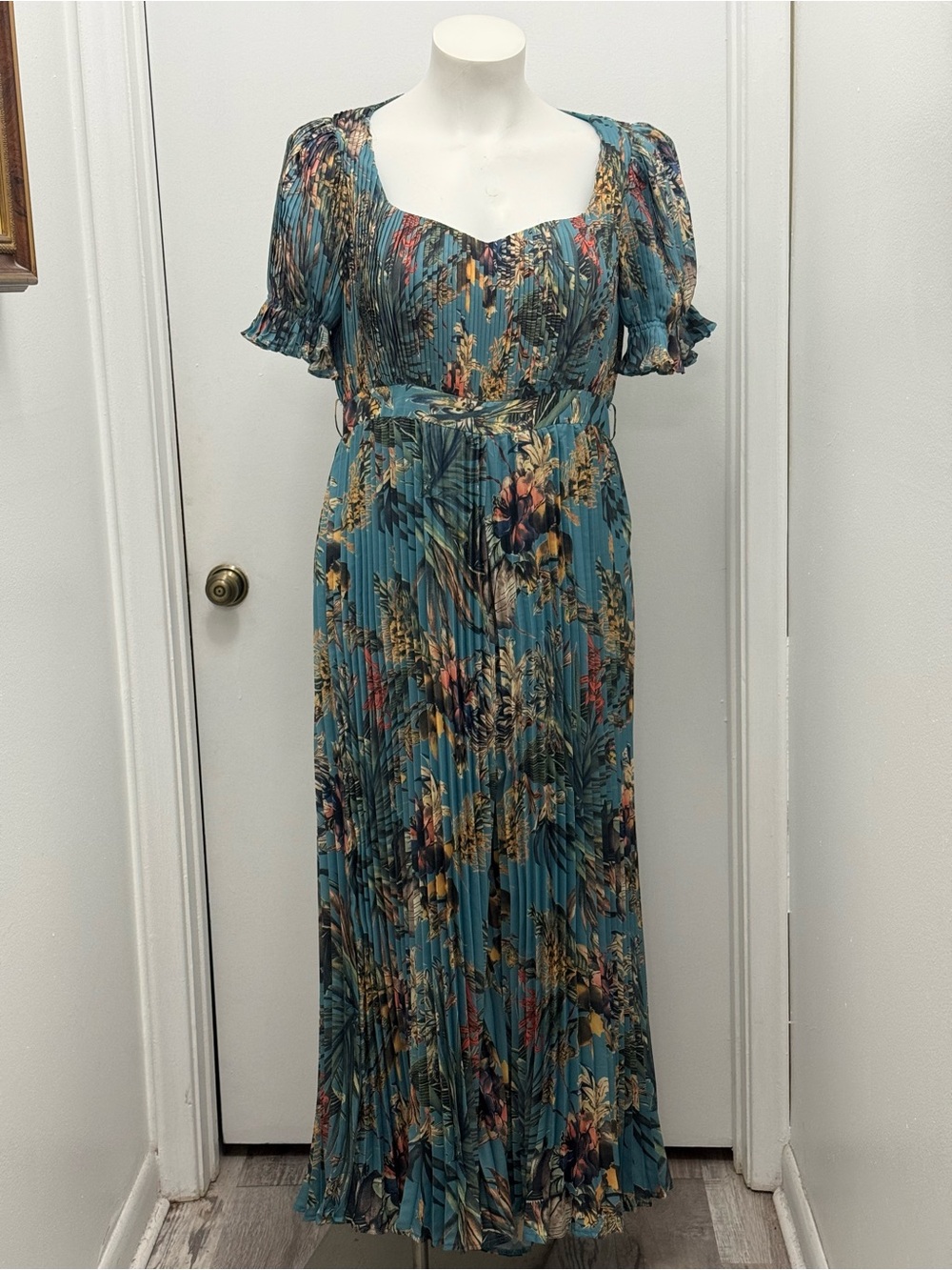 NWT LAtiste Teal Floral Pleated Jumpsuit with Sweetheart Neckline